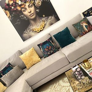 Barcelona Chic Apartments- Free Parking - 10 Min From Bcn City Centre By Metro